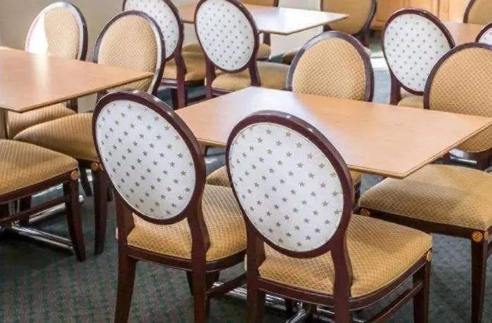 Econo Hotel Shorewood