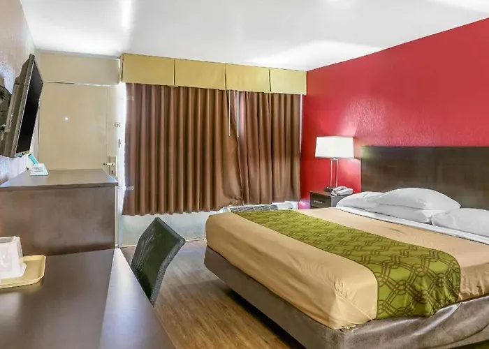 Hotel Econo Shorewood