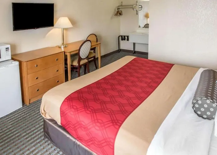 Hotel Econo Shorewood